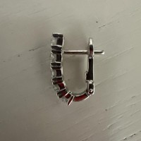 Утеряна серьга в районе Нижнего озера