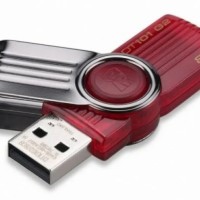 Потеряна красная флешка (наподобие той, что на картинке)