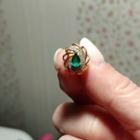 Золотая серьга