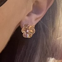 потеряна 1 серьга розовое золото в виде цветка