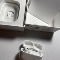 Потеряно:  наушник