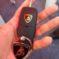 Утеряны ключи от ламборгини с брелком