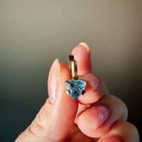 Потеряна золотая серёжка с топазом