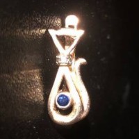 Потеряна сережка в виде кошки