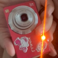 Потерян маленький красный фотоаппарат-мыльница Lumix