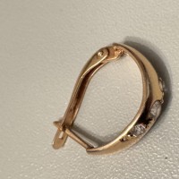 Найдена серьга золотая