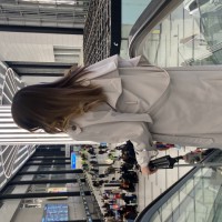 Потерялся светлый пояс от плаща